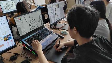 西安綜合職業(yè)中等專業(yè)學(xué)校計算機(jī)動漫與游戲制作專業(yè)榮獲首批市級重點專業(yè)認(rèn)定——以電腦動畫設(shè)計為核心，打造人才培養(yǎng)新高地